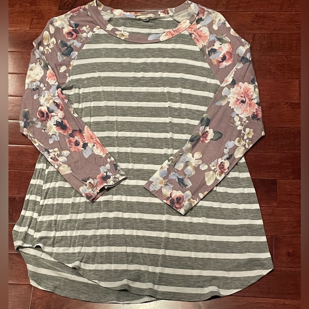 Boutique 3/4 length striped/floral tee